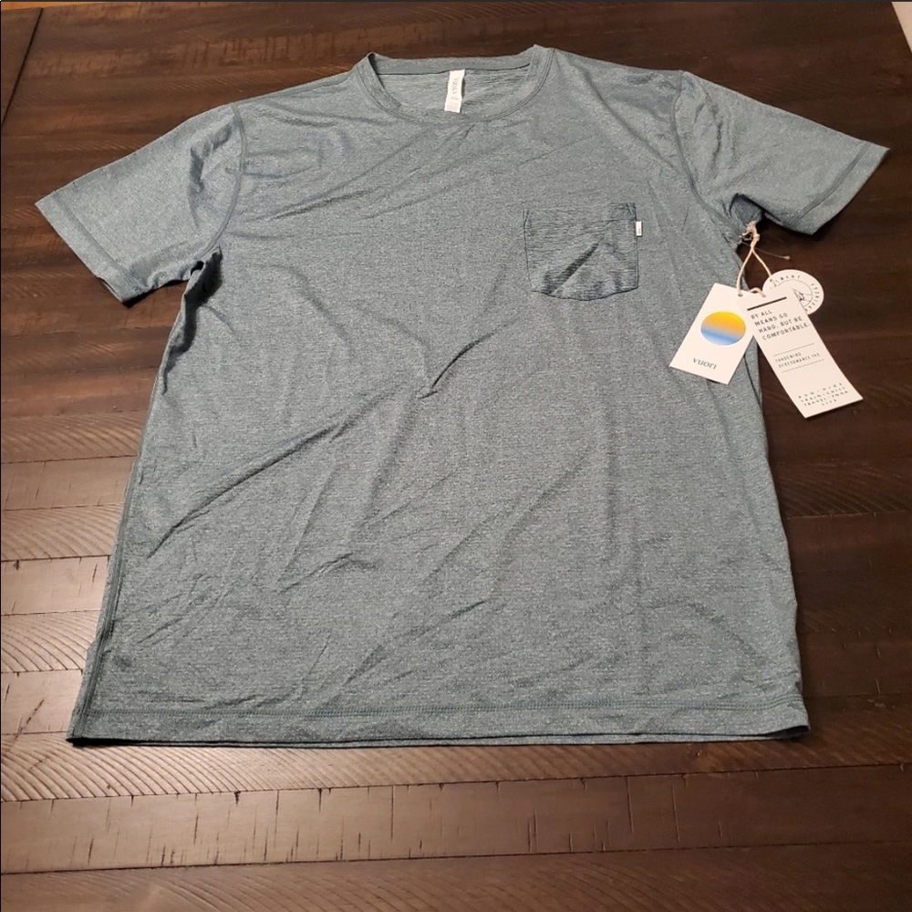 NWT: Vuori Tradewind Performance Pocket Tee